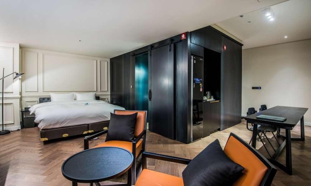 Rivertain Hotel Daegu Bagian luar foto