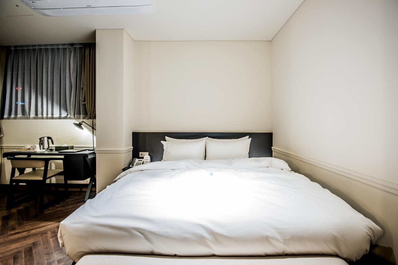 Rivertain Hotel Daegu Bagian luar foto